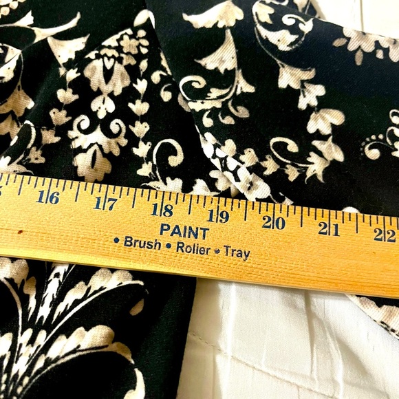 Black and Cream Patterned Jacket - Soooo soft! 12P - Picture 3 of 5